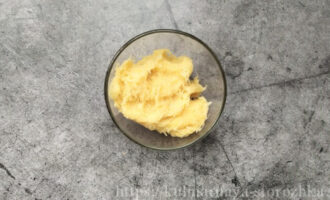 картофель сырой тертый для постных гречневых котлет фото