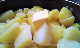 картофель со сливочным маслом для пюре фото