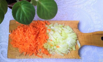 морковь и лук для макарон по-флотски фото