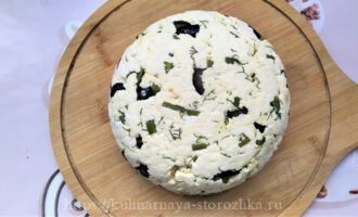 готовый адыгейский сыр с маслинами фото