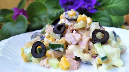 вкусный салат с кукурузой и копченой курицей фото