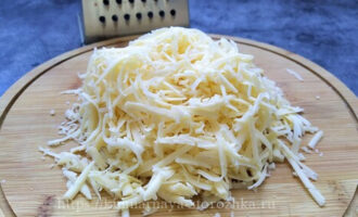 сыр тертый для картошки-гармошки фото