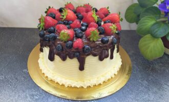 торт с ягодами шоколадом красивый на праздник фото