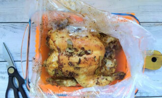 ароматная курица в пакете для запекания фото
